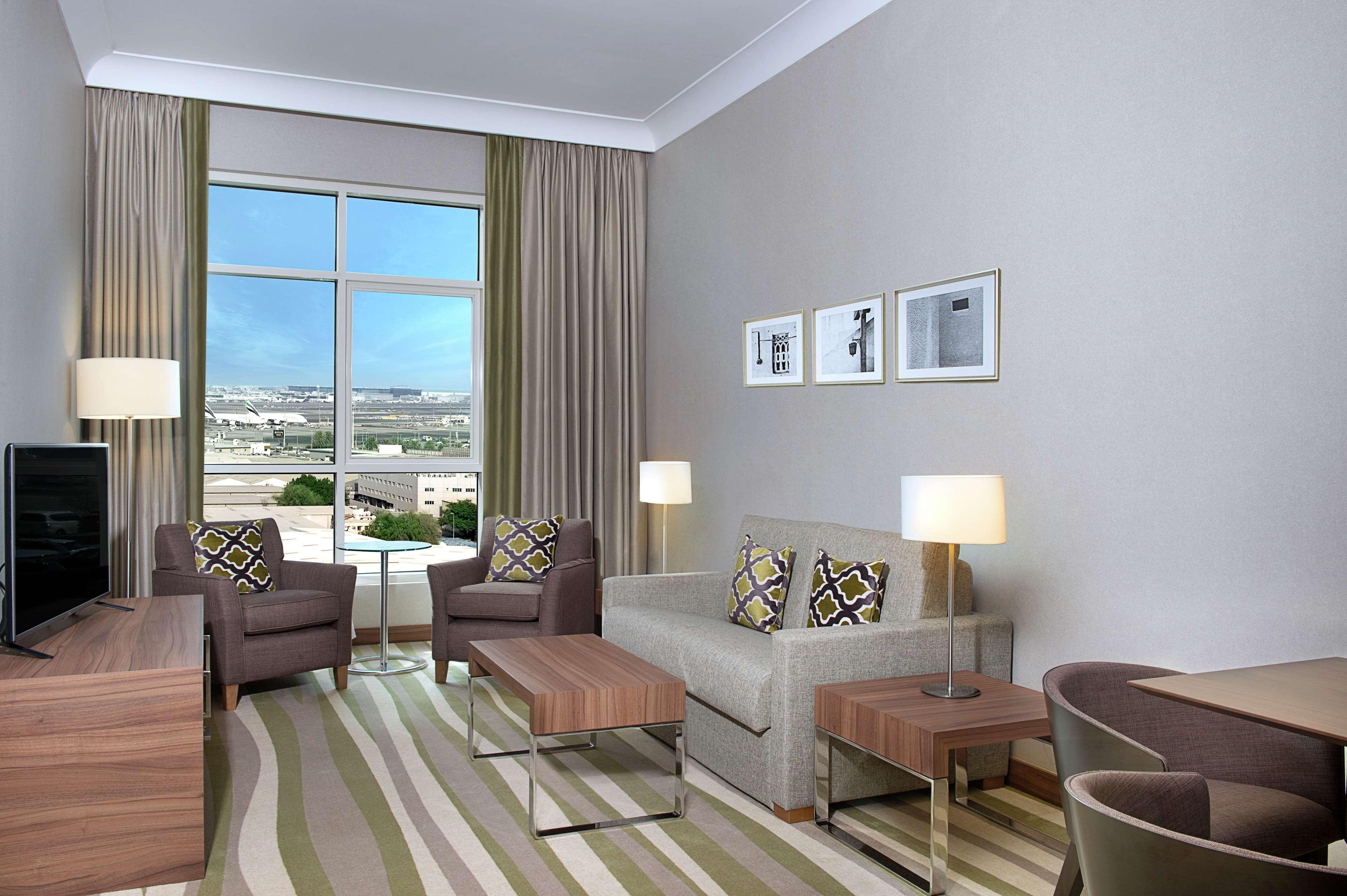 Hilton Garden Inn Dubai Deira Exterior foto