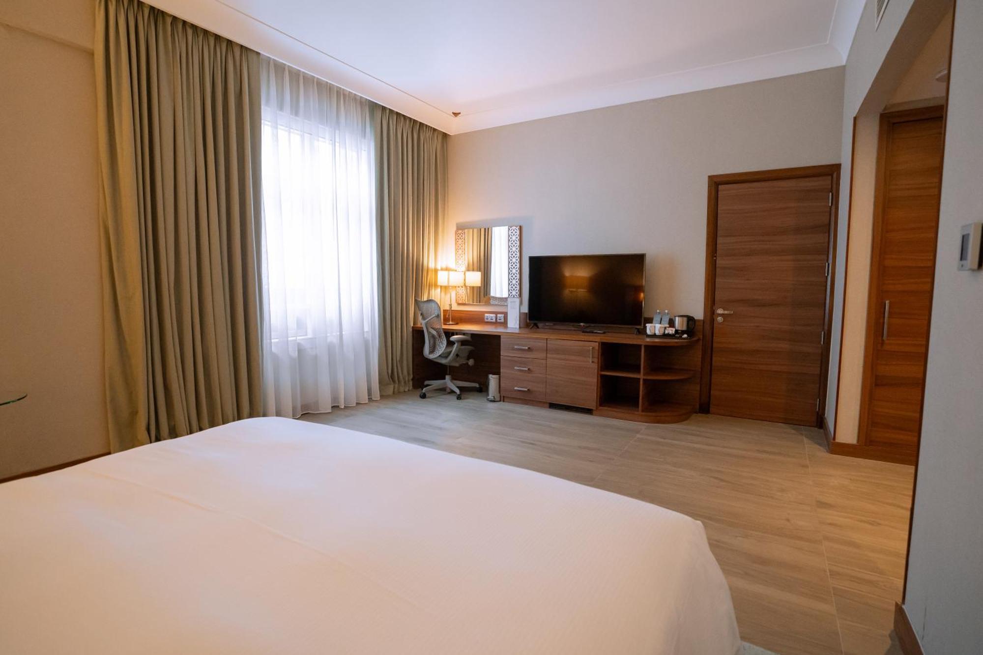 Hilton Garden Inn Dubai Deira Exterior foto