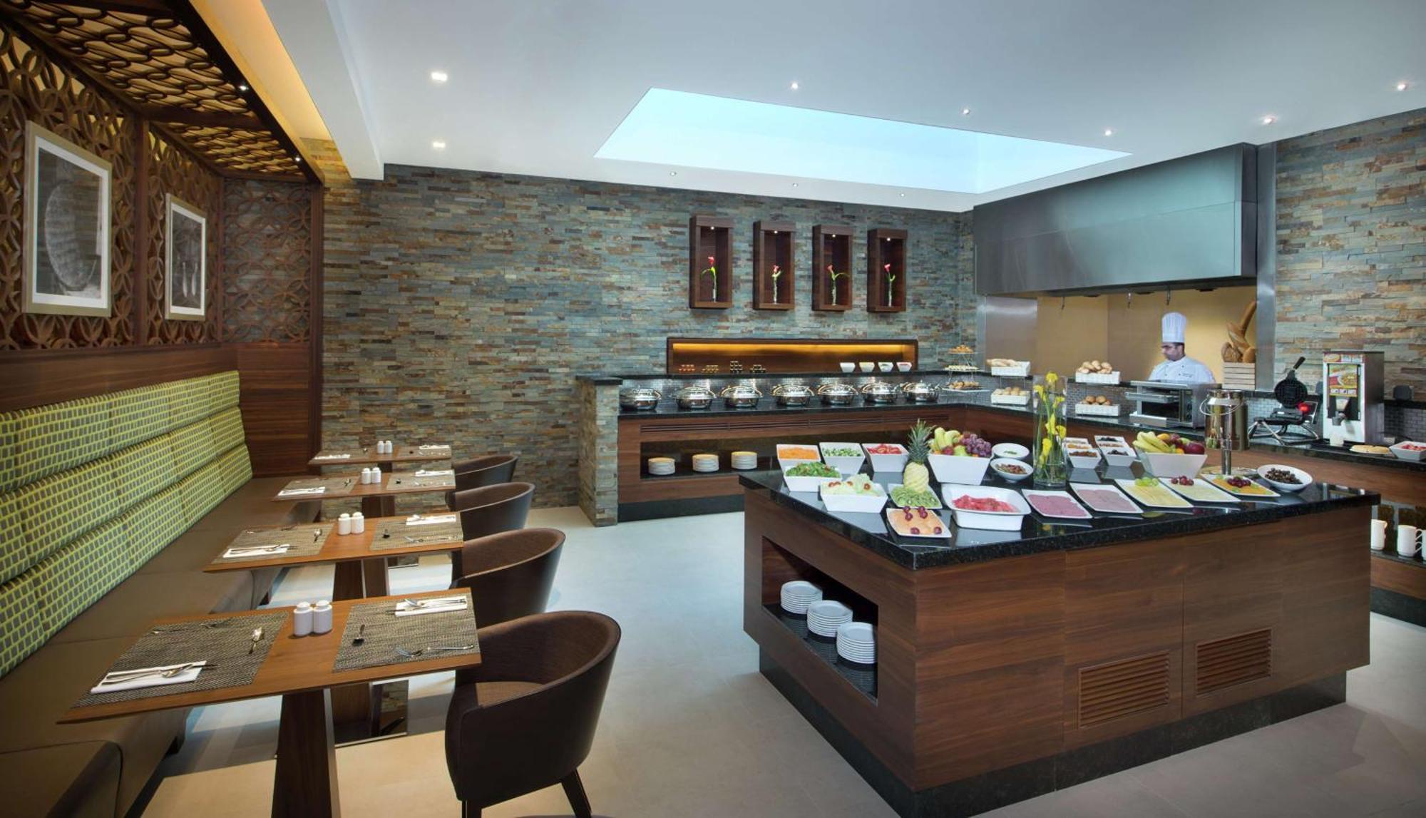 Hilton Garden Inn Dubai Deira Exterior foto